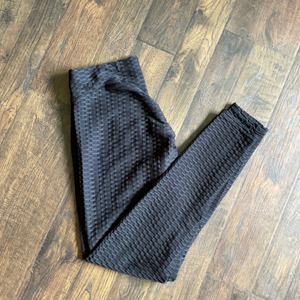 TikTok scrunch butt leggings